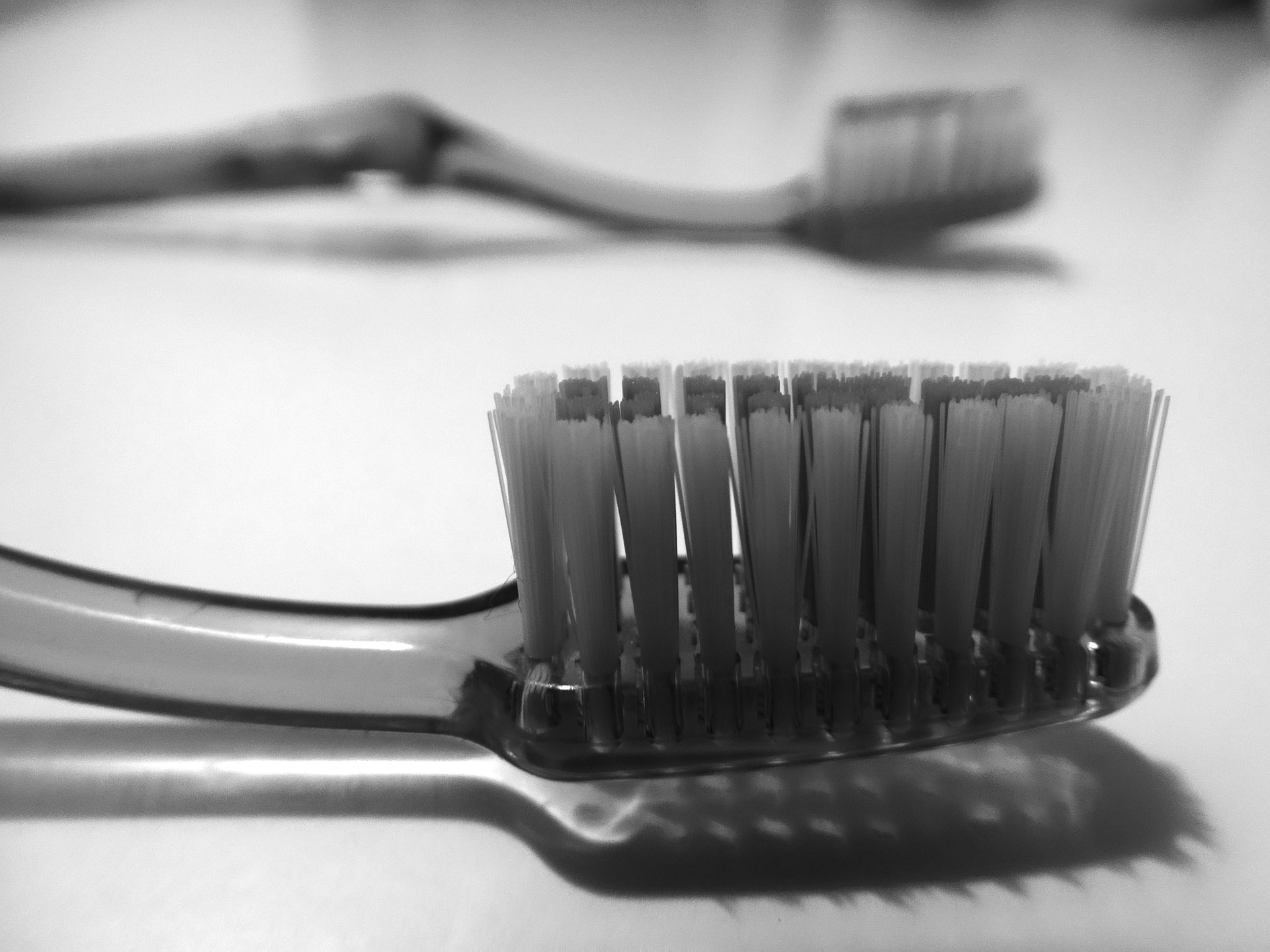 toothbrush-592102_1920 (1)